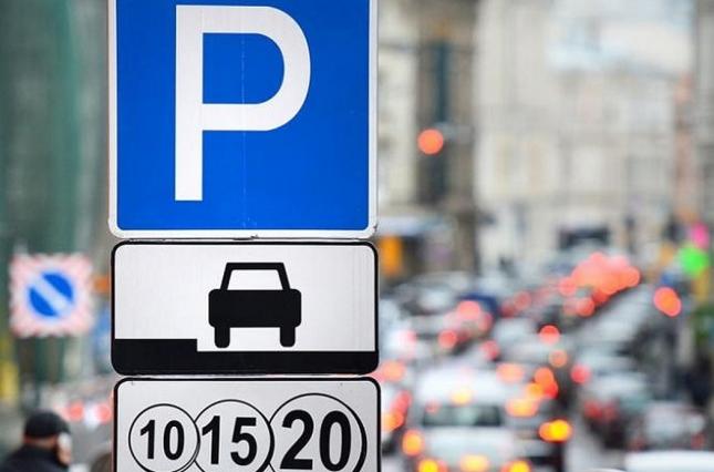 Псевдопаркувальники у Києві: як боротися і як можна паркуватися безплатно?