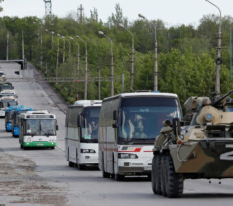 At least 7 buses with Ukrainian military left Azovstal under control of russians, mass media report