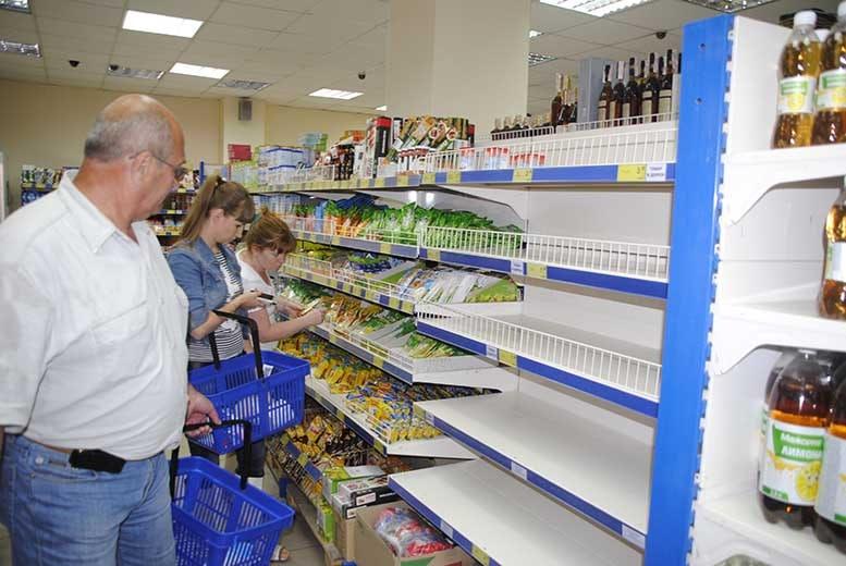 Кияни кажуть про те, що з полиць супермаркетів у столиці зникла сіль.